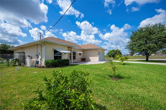 1115 Comet Ave, La Belle, FL 33935