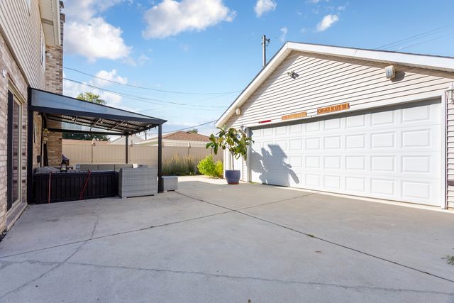 6110 S Normandy Avenue, Chicago, IL 60638