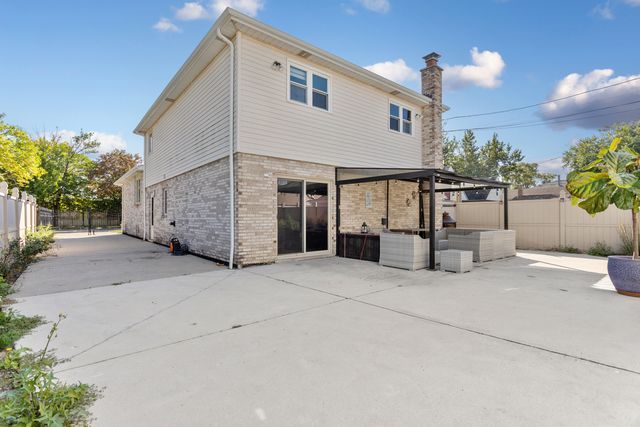 6110 S Normandy Avenue, Chicago, IL 60638
