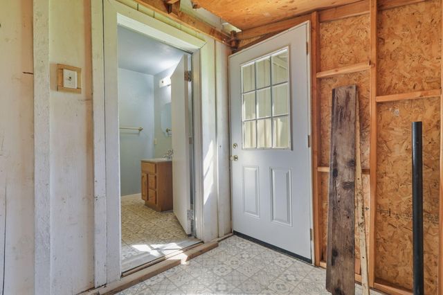 18439 Old Oasis Road, Redding, CA 96003