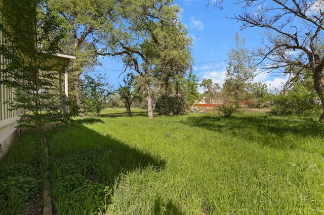 18439 Old Oasis Road, Redding, CA 96003