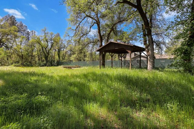 18439 Old Oasis Road, Redding, CA 96003