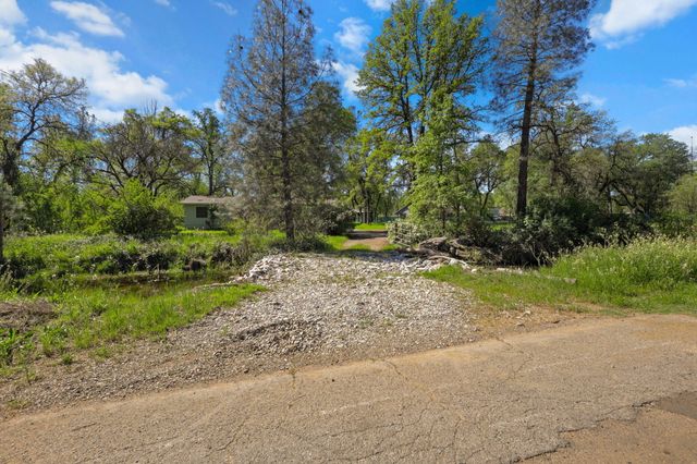 18439 Old Oasis Road, Redding, CA 96003