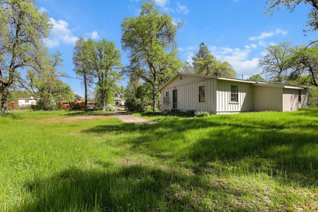 18439 Old Oasis Road, Redding, CA 96003