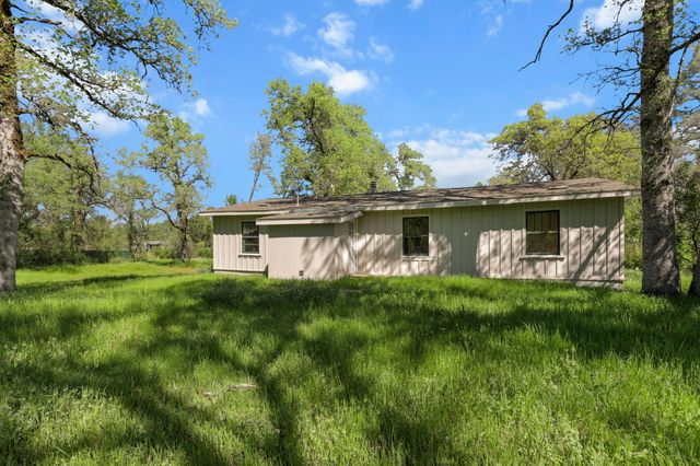 18439 Old Oasis Road, Redding, CA 96003