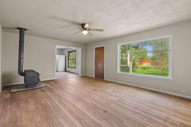 18439 Old Oasis Road, Redding, CA 96003