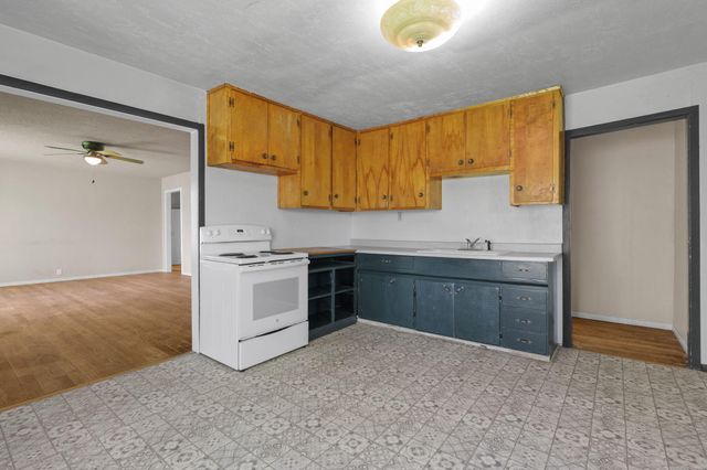 18439 Old Oasis Road, Redding, CA 96003