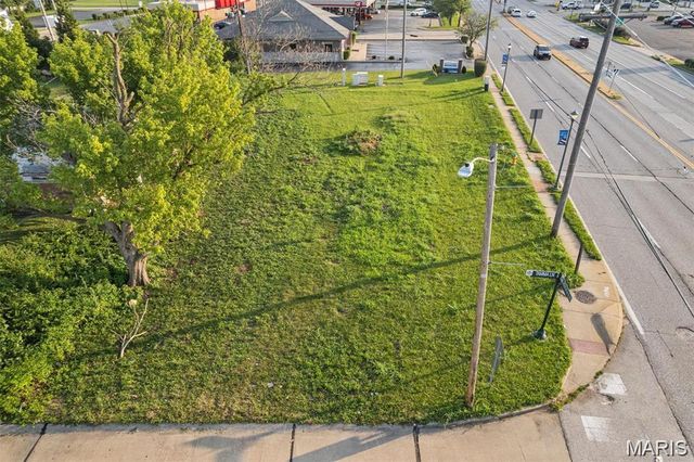 39 Tamma Lane, Hazelwood, MO 63042