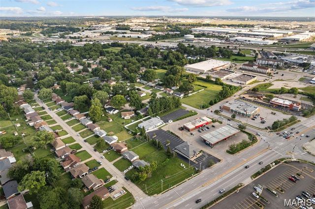 39 Tamma Lane, Hazelwood, MO 63042