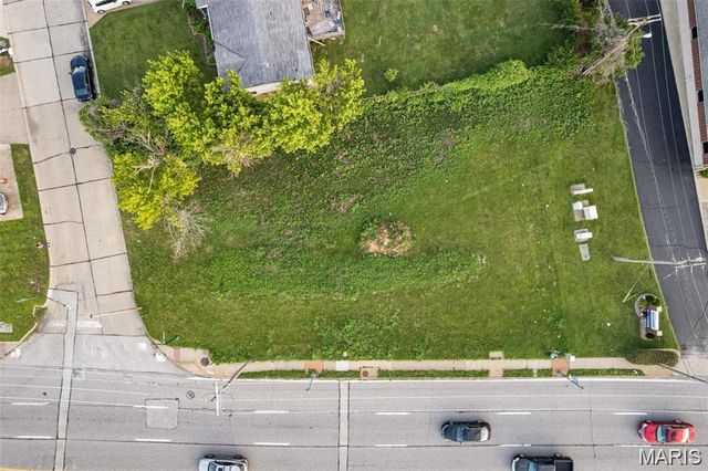 39 Tamma Lane, Hazelwood, MO 63042