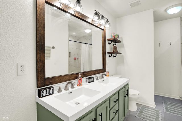 7822 Mullis Lane, Indianapolis, IN 46237