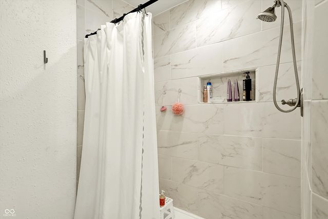 7822 Mullis Lane, Indianapolis, IN 46237