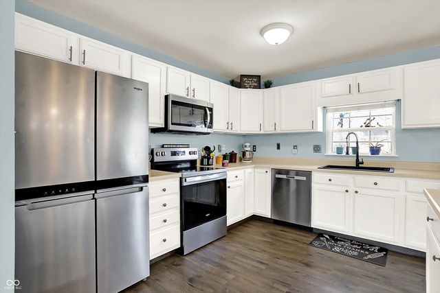 7822 Mullis Lane, Indianapolis, IN 46237