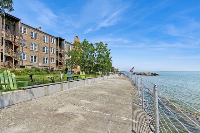1210 W Jarvis Avenue 2N, Chicago, IL 60626