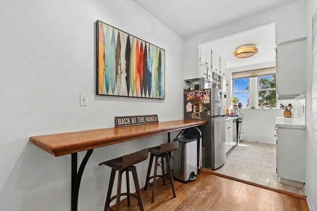 1210 W Jarvis Avenue 2N, Chicago, IL 60626