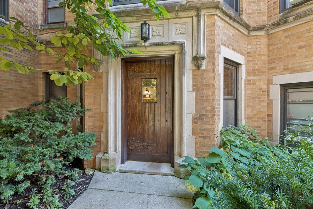 1210 W Jarvis Avenue 2N, Chicago, IL 60626