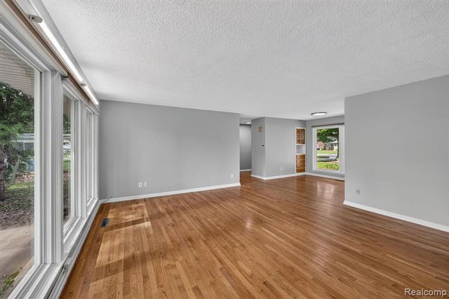 4877 Orchard Lane, Owosso, MI 48867