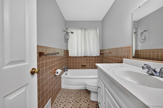 4877 Orchard Lane, Owosso, MI 48867