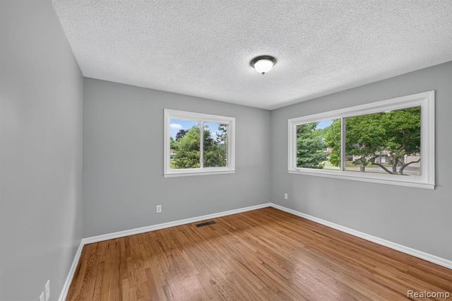 4877 Orchard Lane, Owosso, MI 48867