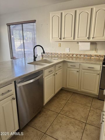 7442 W VIA DEL SOL Drive, Glendale, AZ 85310