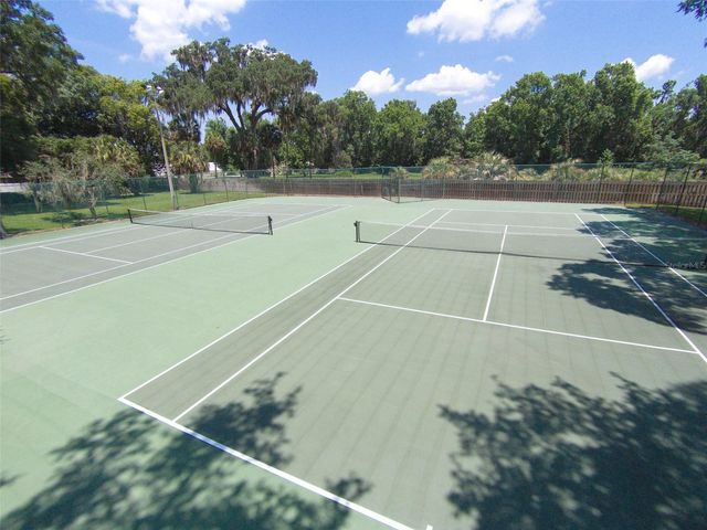 816 PINE SHADOW DRIVE, Apopka, FL 32712