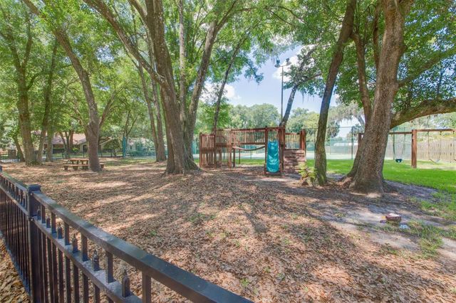 816 PINE SHADOW DRIVE, Apopka, FL 32712