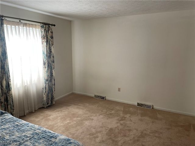 37340 Euclid Avenue, Willoughby, OH 44094