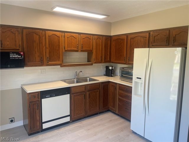 37340 Euclid Avenue, Willoughby, OH 44094