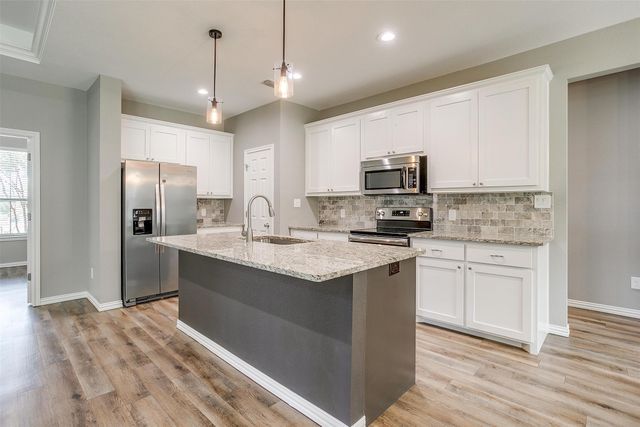 430 Mitchell Boulevard, Weatherford, TX 76087