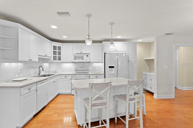 309 PARK RIDGE AVENUE, Temple Terrace, FL 33617