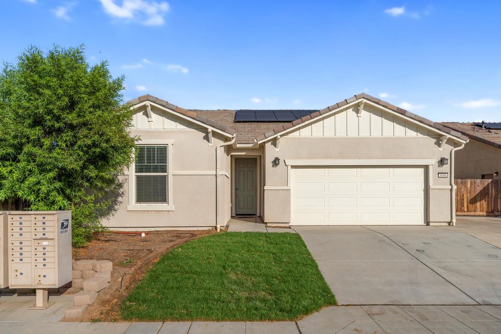 Image 1 of property listing at 4686 N Casey Avenue, Fresno, CA 93723