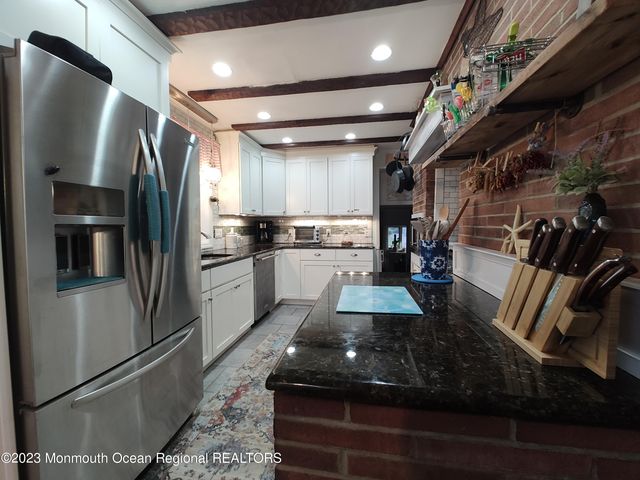 15 Cedarcrest Drive, Bayville, NJ 08721