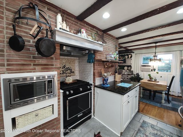 15 Cedarcrest Drive, Bayville, NJ 08721