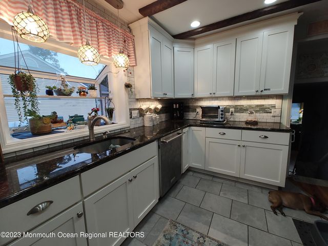 15 Cedarcrest Drive, Bayville, NJ 08721