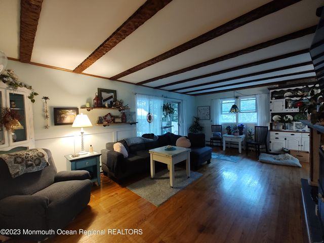 15 Cedarcrest Drive, Bayville, NJ 08721
