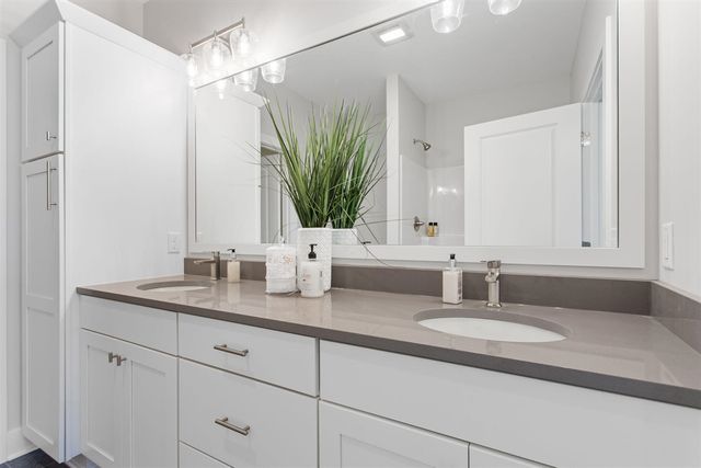 1519 Eagle Shore Court, Hudsonville, MI 49426