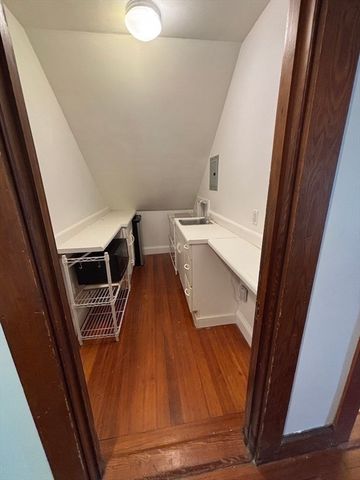 41 Powell Street Upper, Brookline, MA 02446