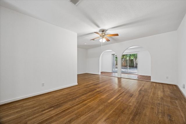 4022 Woodcraft Street, Houston, TX 77025