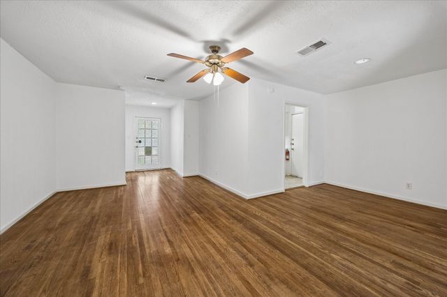 4022 Woodcraft Street, Houston, TX 77025