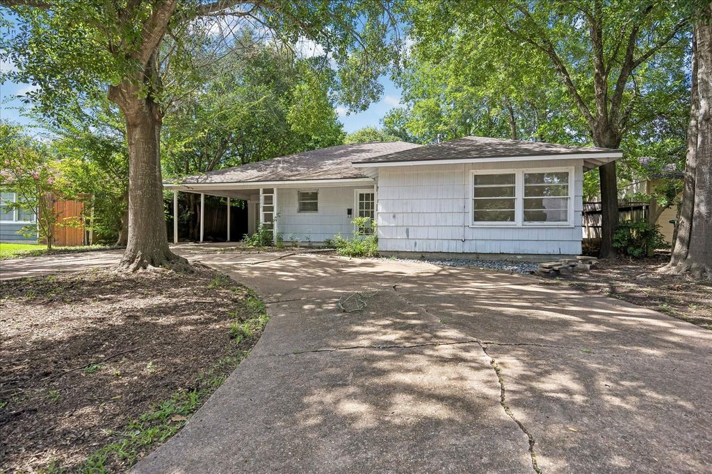 4022 Woodcraft Street, Houston, TX 77025
