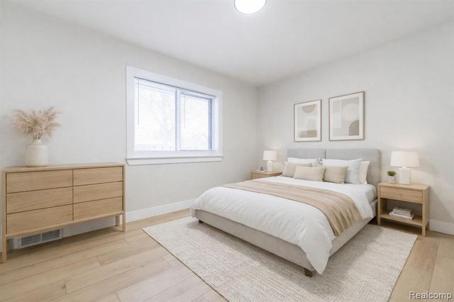 23118 Recreation Street, Saint Clair Shores, MI 48082