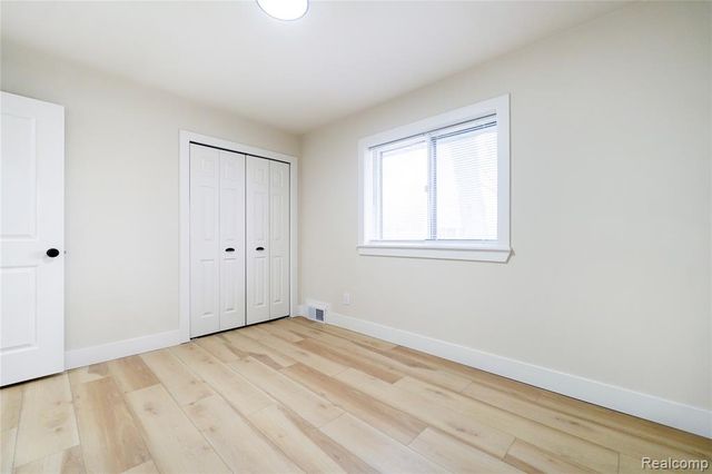 23118 Recreation Street, Saint Clair Shores, MI 48082