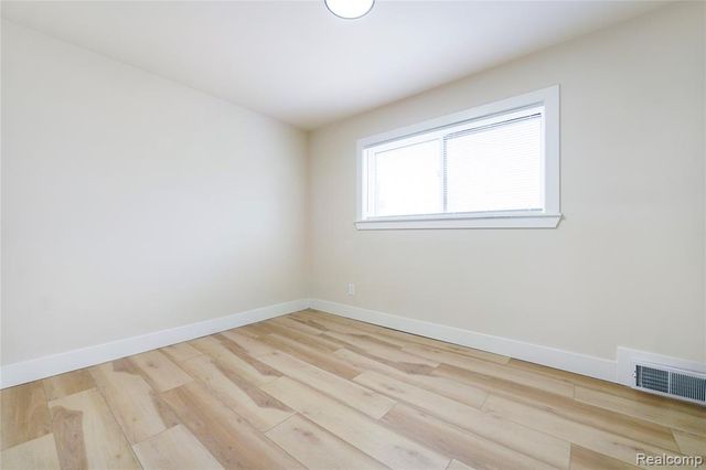 23118 Recreation Street, Saint Clair Shores, MI 48082