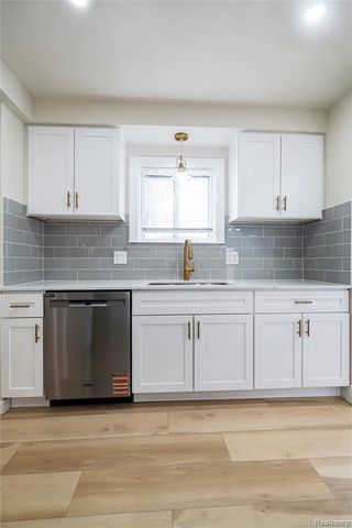 23118 Recreation Street, Saint Clair Shores, MI 48082