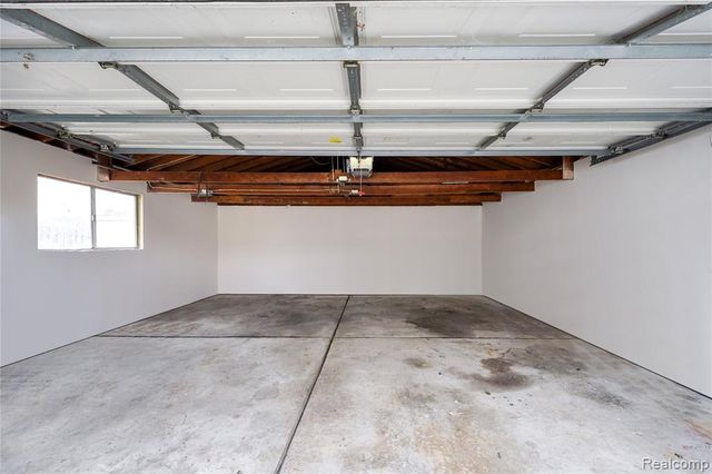 23118 Recreation Street, Saint Clair Shores, MI 48082