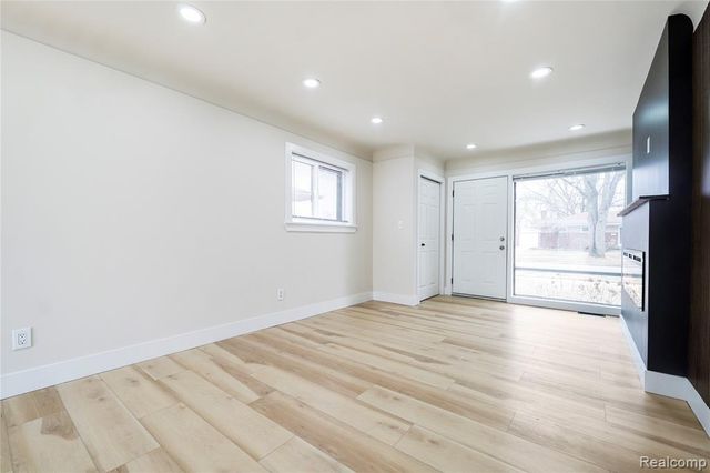 23118 Recreation Street, Saint Clair Shores, MI 48082