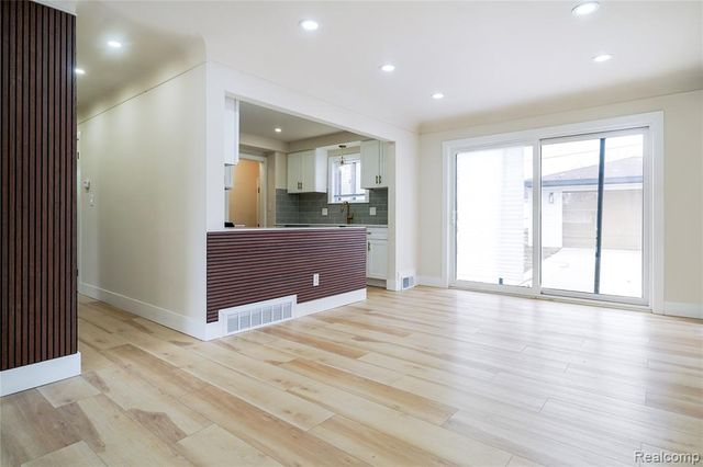 23118 Recreation Street, Saint Clair Shores, MI 48082