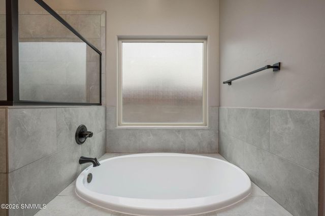 6060 Arosa Street, Las Cruces, NM 88012