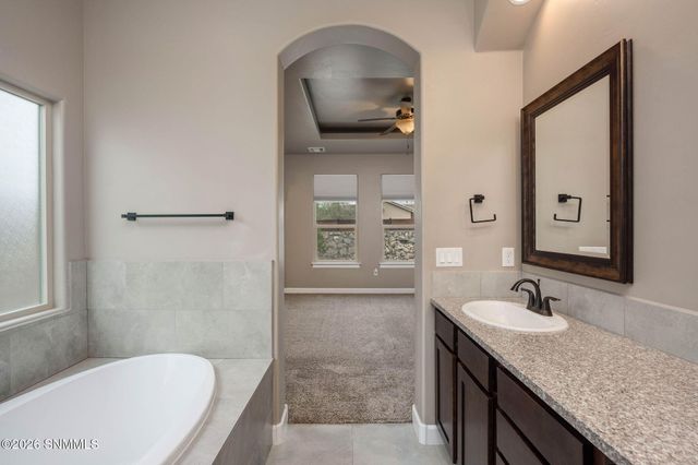 6060 Arosa Street, Las Cruces, NM 88012