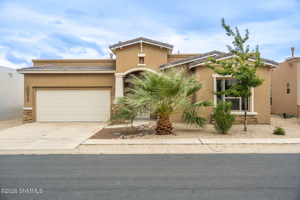 6060 Arosa Street, Las Cruces, NM 88012